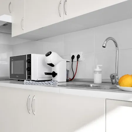 Spacious Two Bedroom In Apartman