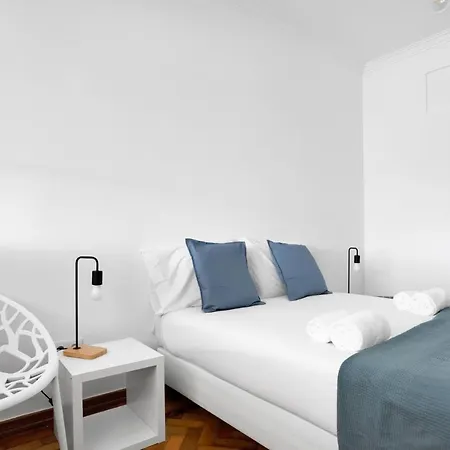 Apartman Spacious Two Bedroom In Almada
