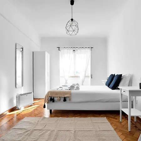 Apartman Spacious Two Bedroom In *
